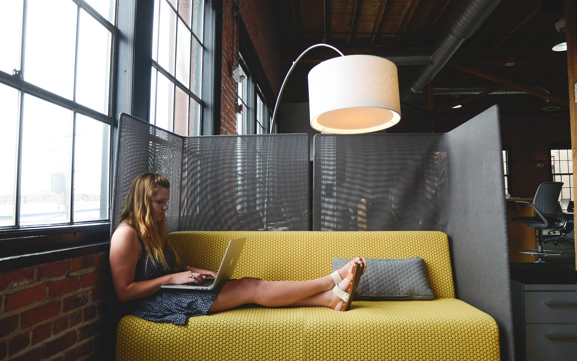 Dienstvertrag Zürich auf Niederländisch übersetzen