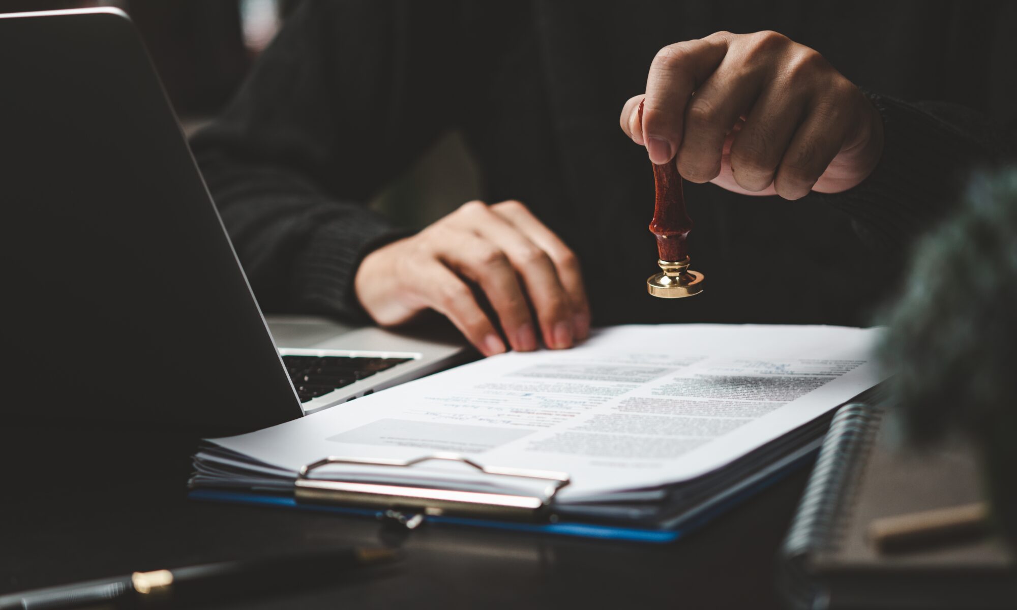 Professionelle Vertragsübersetzungen für Notariate