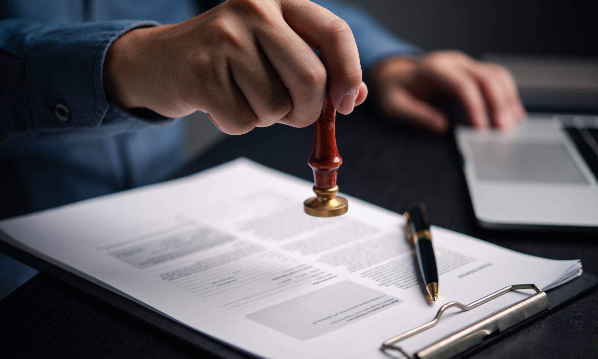 Übersetzungsdienst für notarielle Urkunden und Verträge