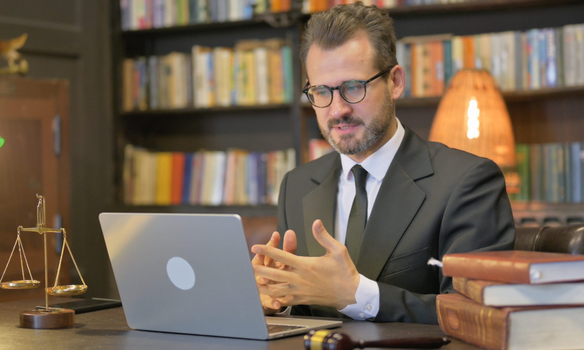 Rechtsübersetzungen für Unternehmen – präzise, vertraulich, zuverlässig